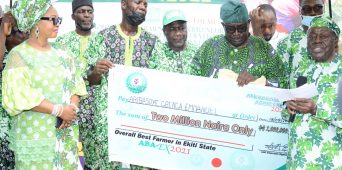 Afe Babalola doles out another N34m in the 2022 Edition of ABAEX to Ekiti State farmers to assist low-carbon economy and start-up